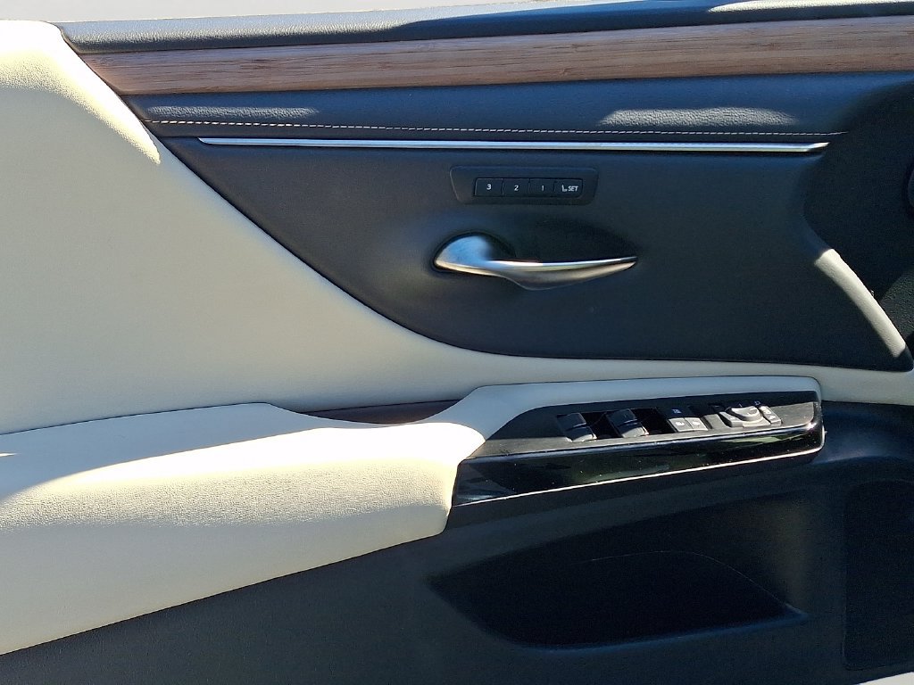 Used 2023 Lexus ES 250 w/ Premium Package AWD/4WD image 14