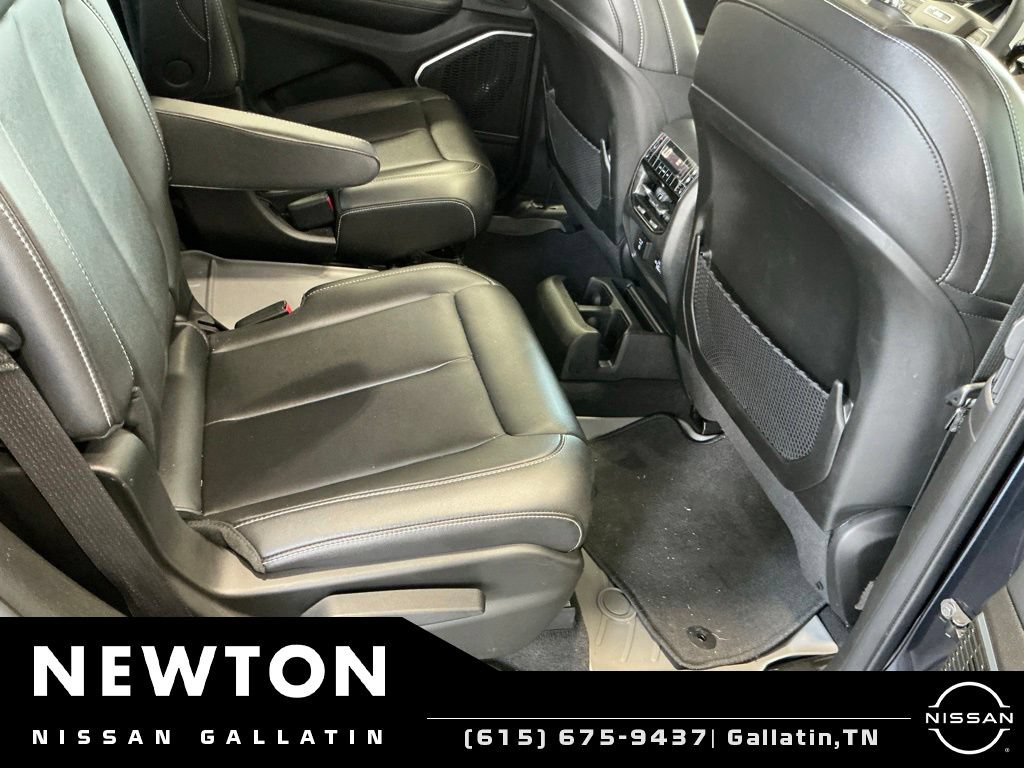 Used 2024 Jeep Grand Cherokee L Limited AWD/4WD image 13