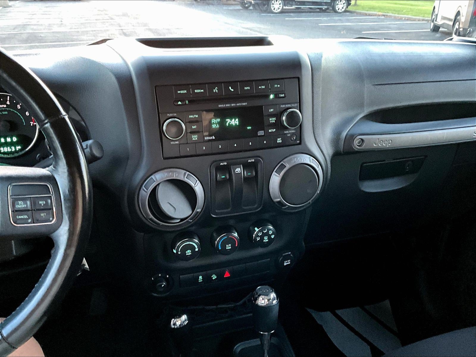Used 2015 Jeep Wrangler Sport w/ Quick Order Package 24S AWD/4WD image 13