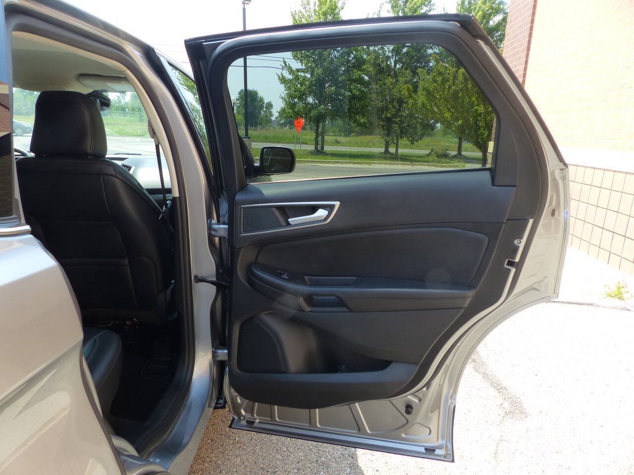 Used 2024 Ford Edge SEL AWD/4WD image 40