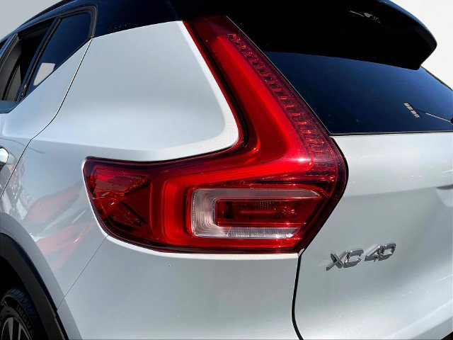 Used 2020 Volvo XC40 T5 R-Design w/ Protection Package Premier AWD/4WD image 24