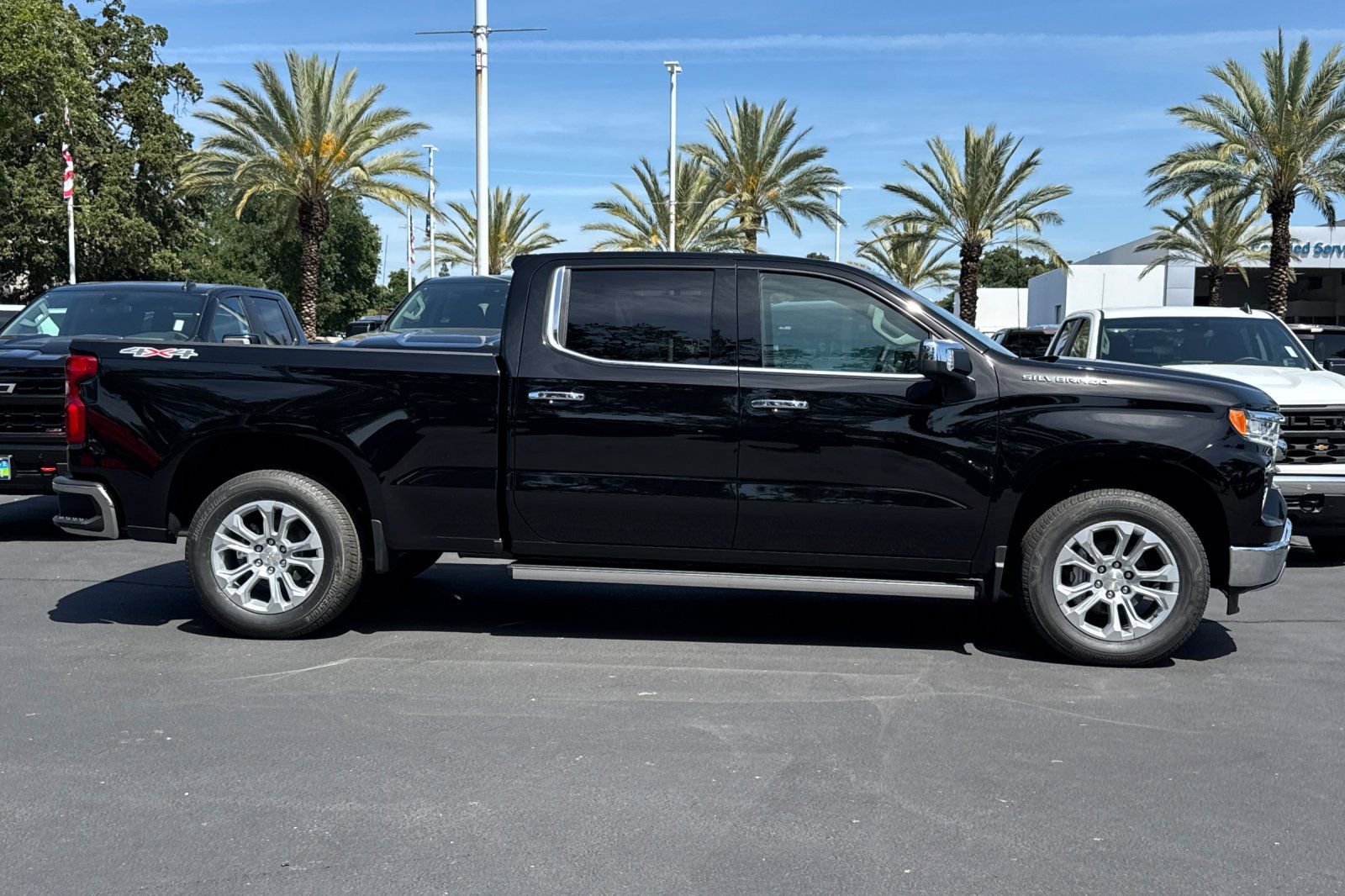 New 2026 Chevrolet Silverado 1500 LTZ w/ LTZ Premium Package AWD/4WD image 2
