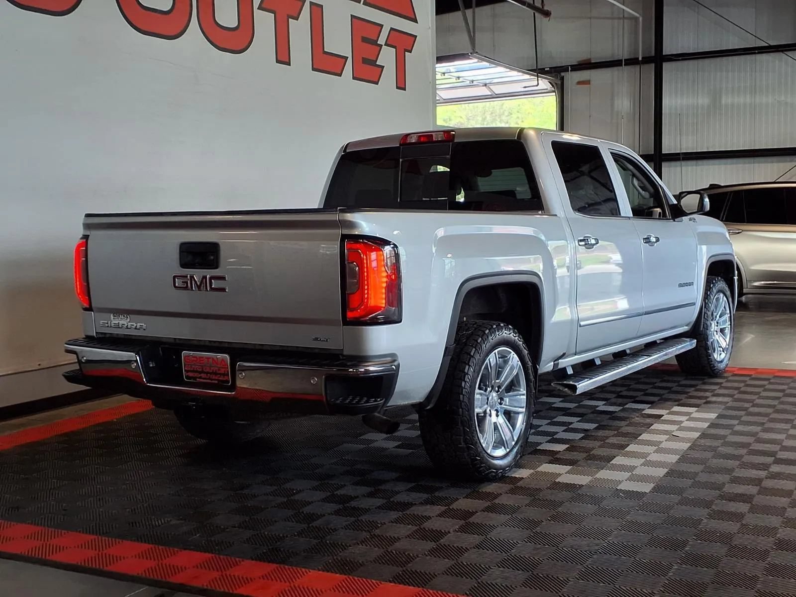 Used 2017 GMC Sierra 1500 SLT w/ SLT Premium Package AWD/4WD image 7