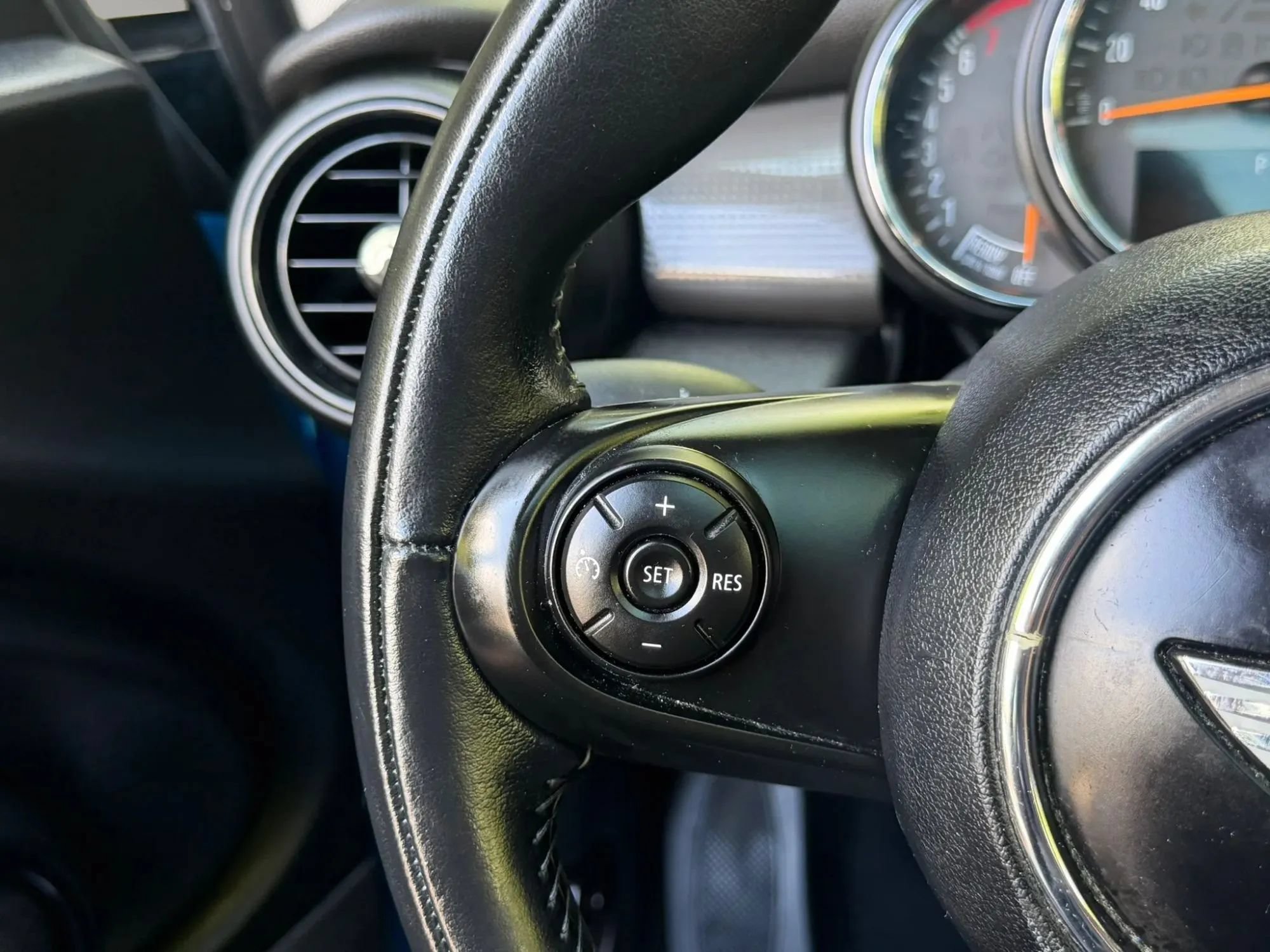 Used 2015 MINI Cooper 2-Door Hardtop FWD image 18