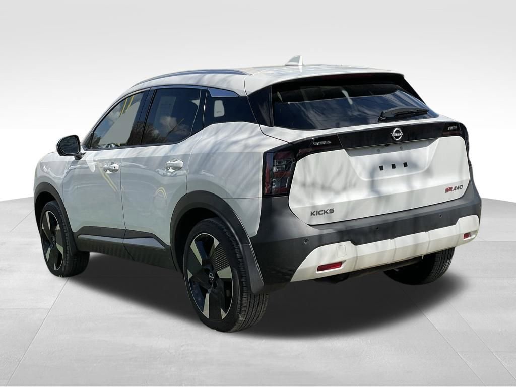 Certified 2025 Nissan Kicks SR w/ SR Premium Package image 5