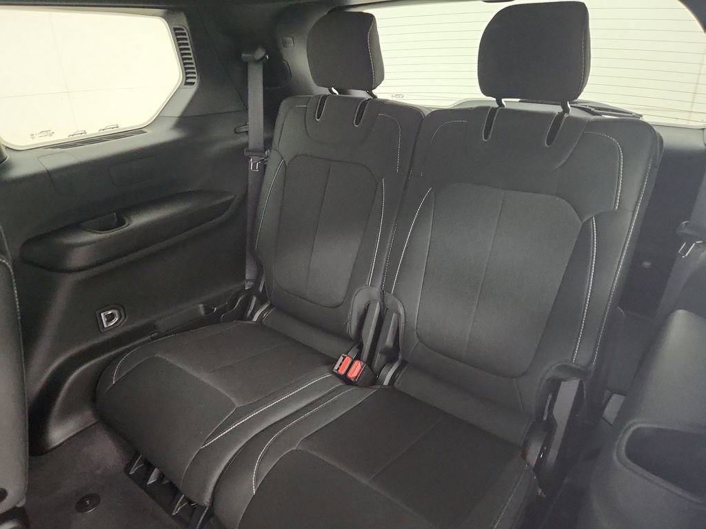 New 2025 Jeep Grand Cherokee L Laredo image 32