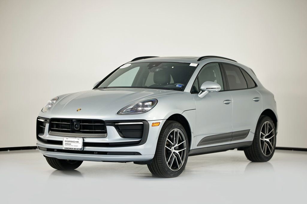 Certified 2025 Porsche Macan image 1