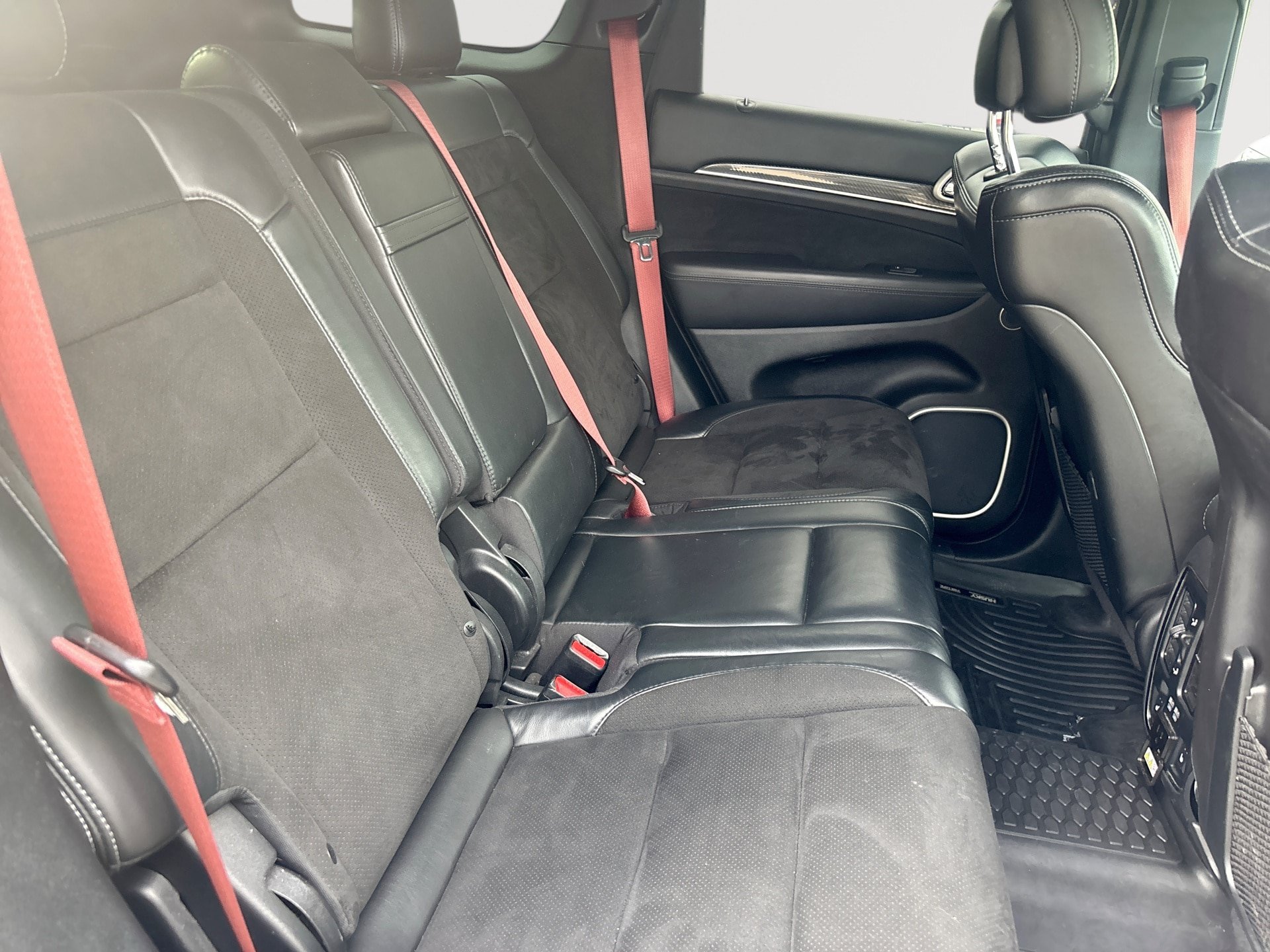 Used 2020 Jeep Grand Cherokee SRT AWD/4WD image 27