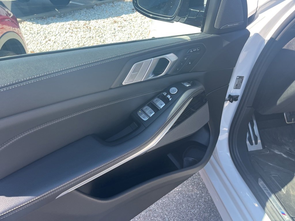 Used 2020 BMW X7 xDrive40i w/ M Sport Package image 11