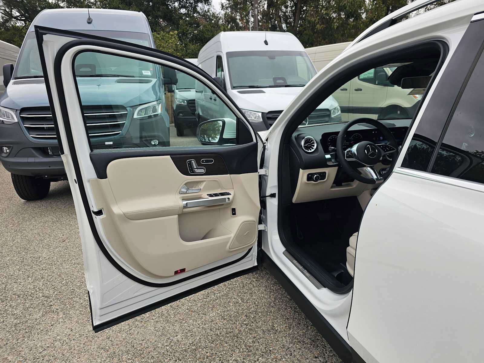 New 2026 Mercedes-Benz GLB 250 image 19