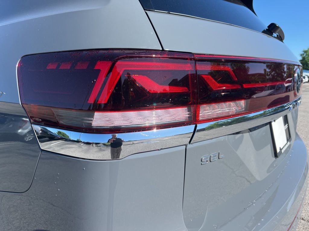 New 2025 Volkswagen Atlas SEL Premium R-Line image 12