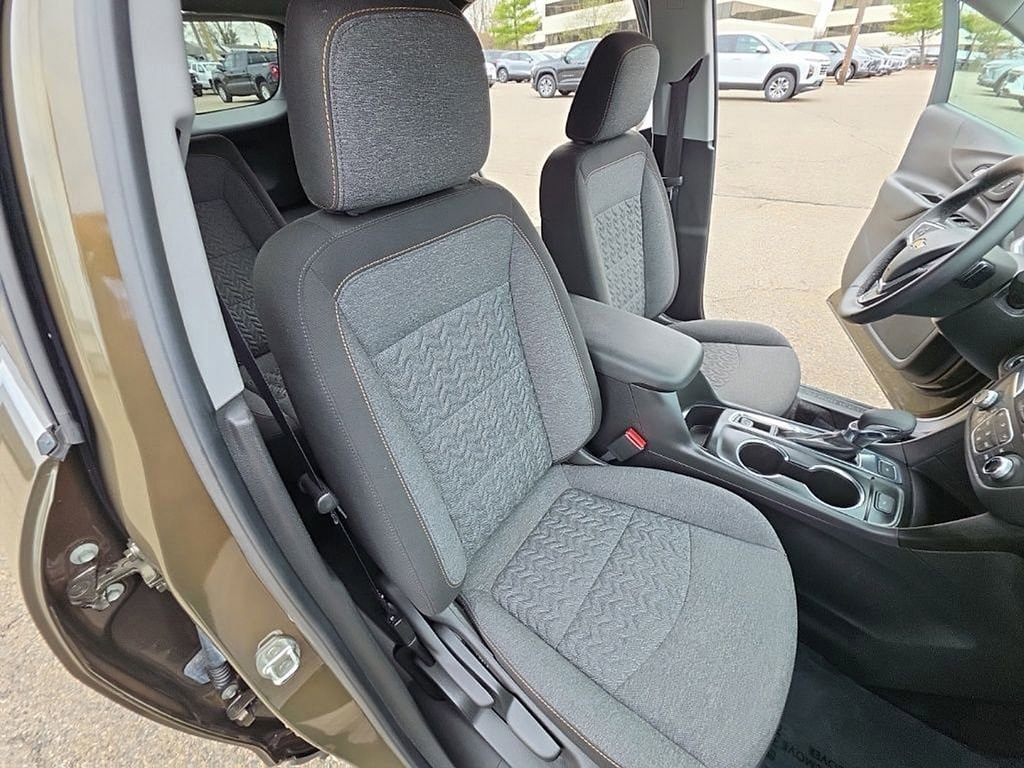Used 2023 Chevrolet Equinox LT AWD/4WD image 30