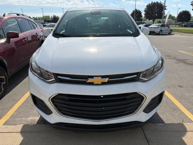 Used 2021 Chevrolet Trax LS AWD/4WD image 2