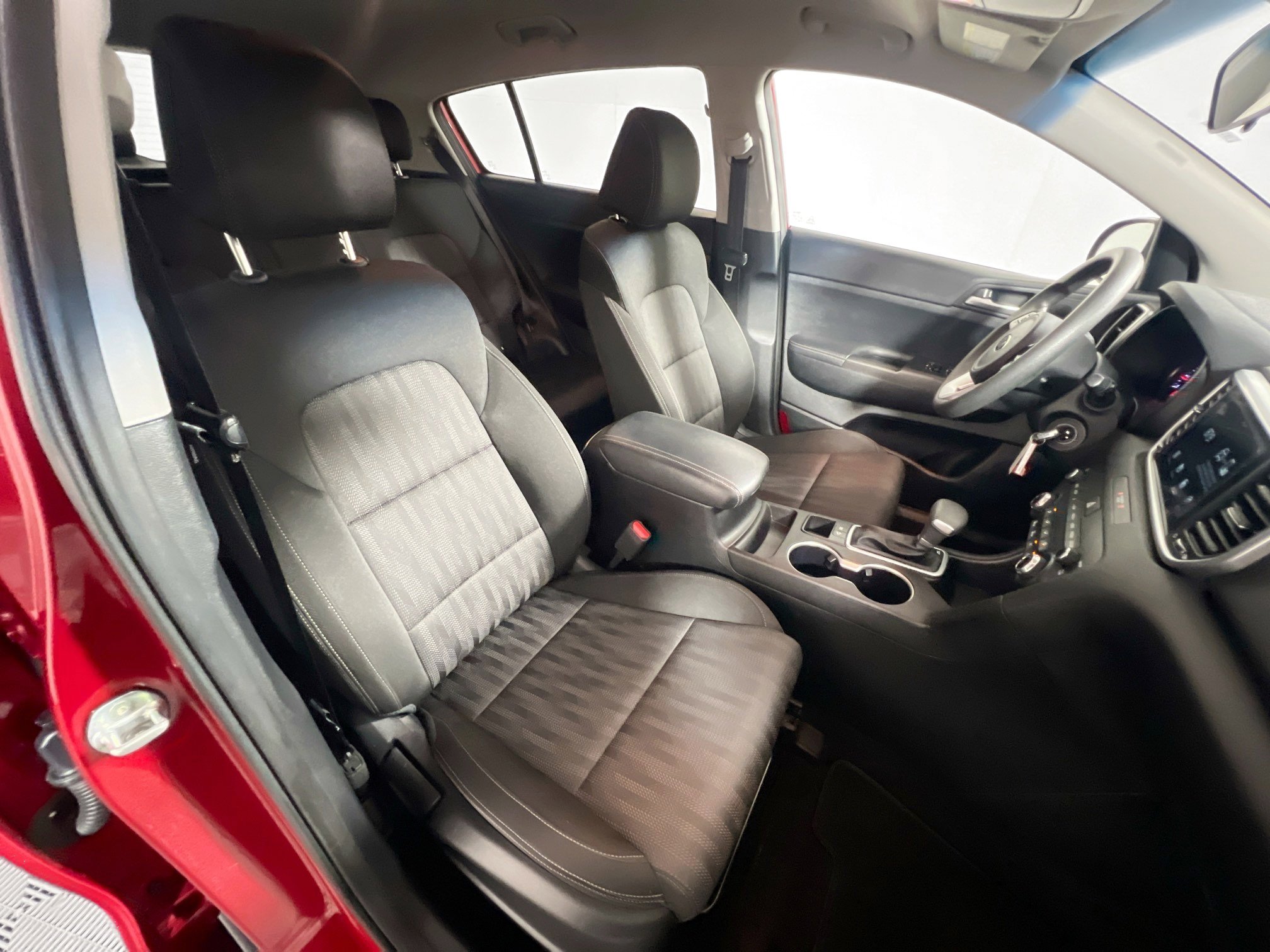 Used 2021 Kia Sportage LX image 28