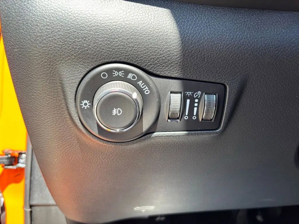 Used 2026 Jeep Compass Latitude image 13