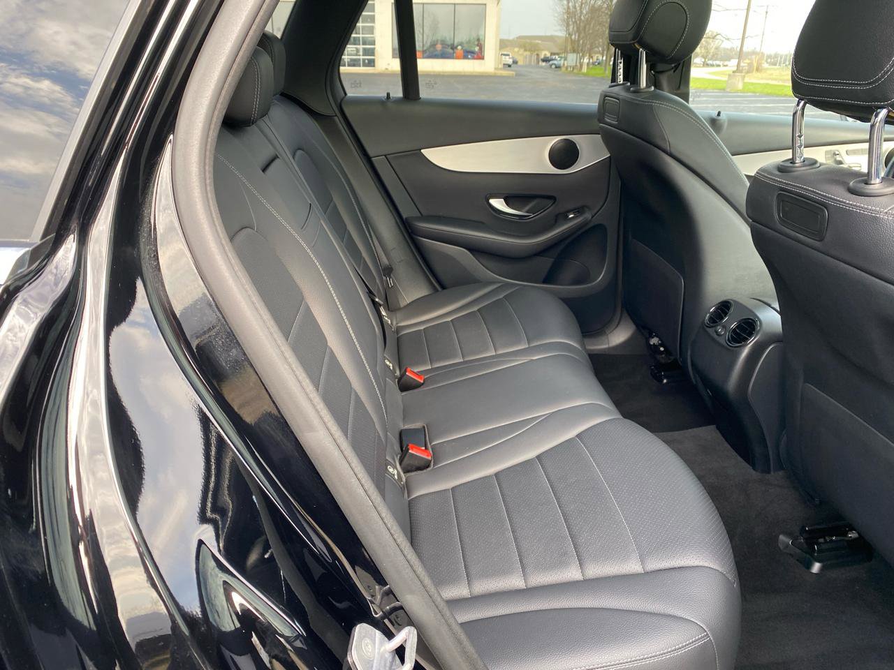 Used 2019 Mercedes-Benz GLC 300 4MATIC w/ Premium Package image 21