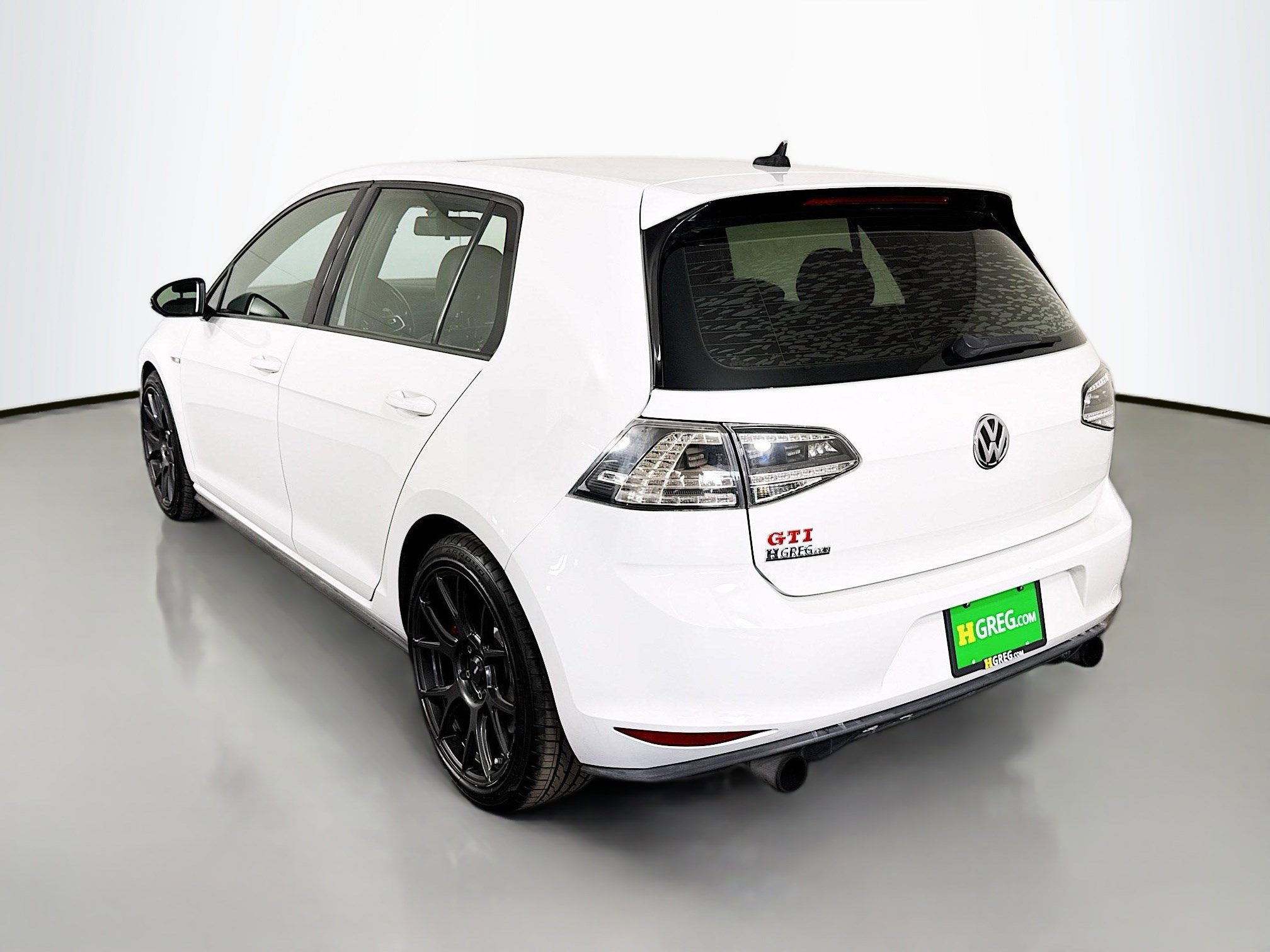 Used 2017 Volkswagen GTI SE image 7