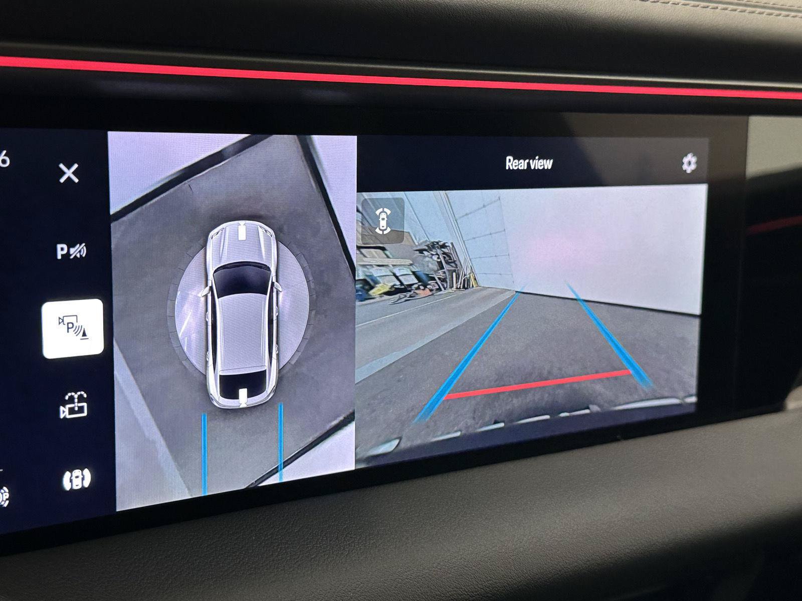 Certified 2025 Porsche Macan 4S Electric AWD/4WD image 30
