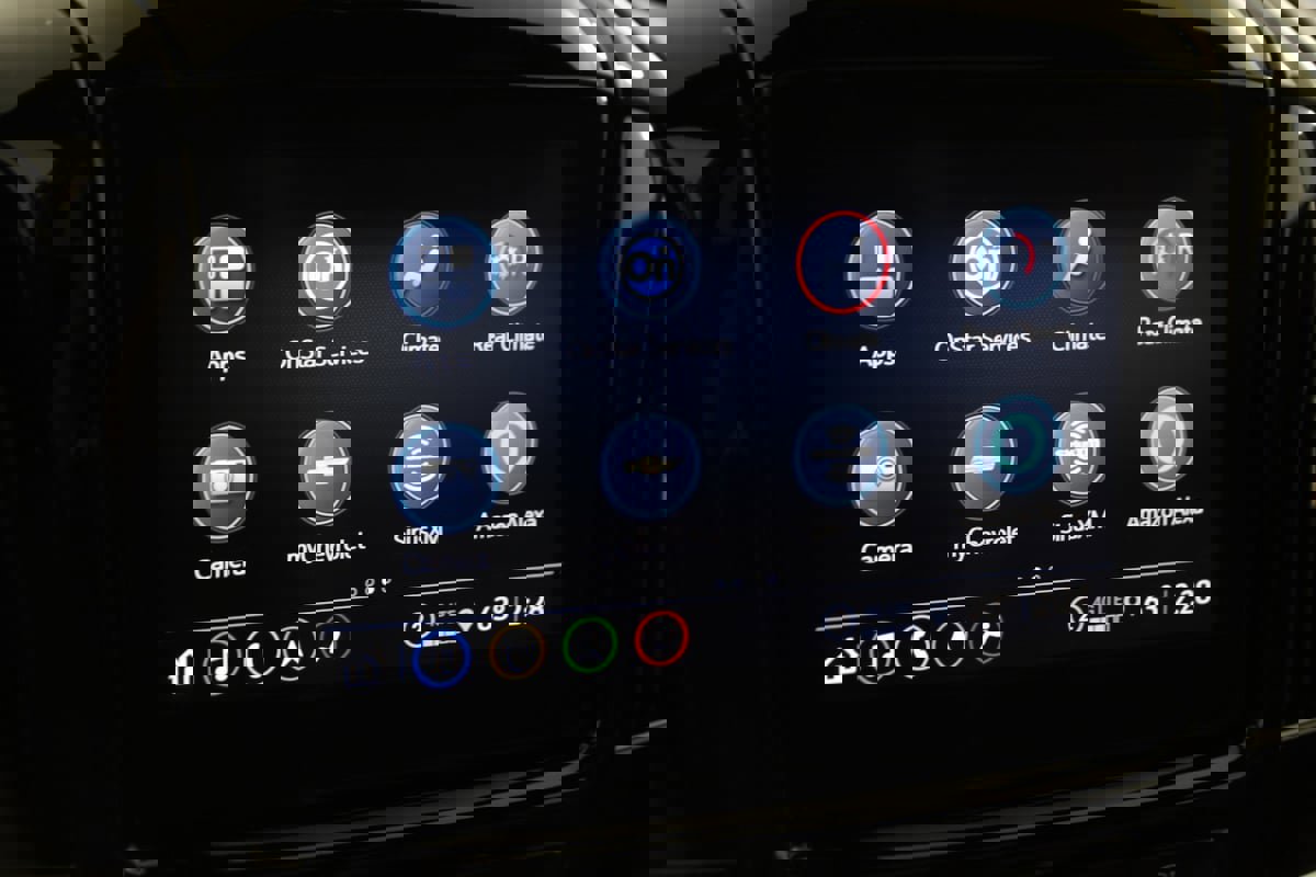 Used 2023 Chevrolet Traverse RS image 33