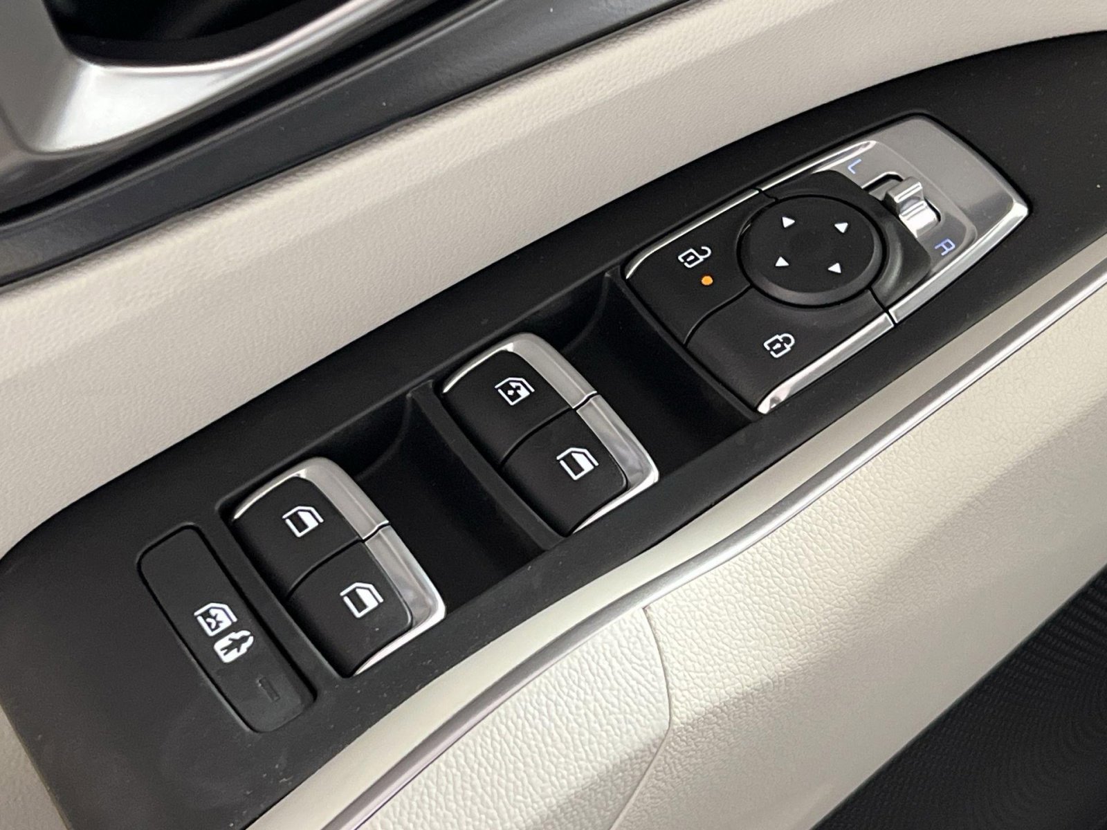 New 2025 Kia Sorento S image 13