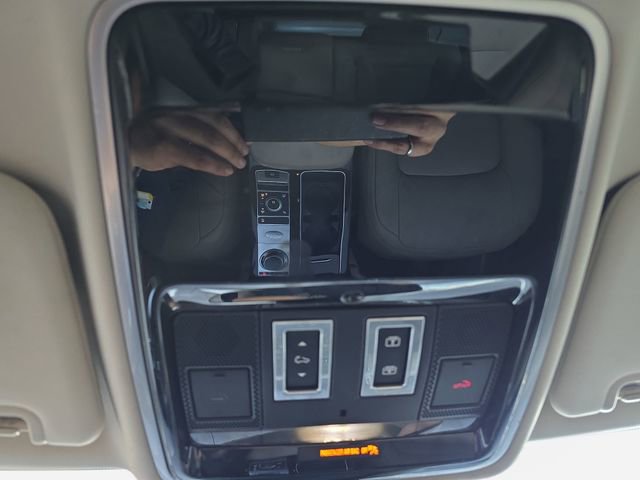 Used 2021 Land Rover Range Rover Base image 29