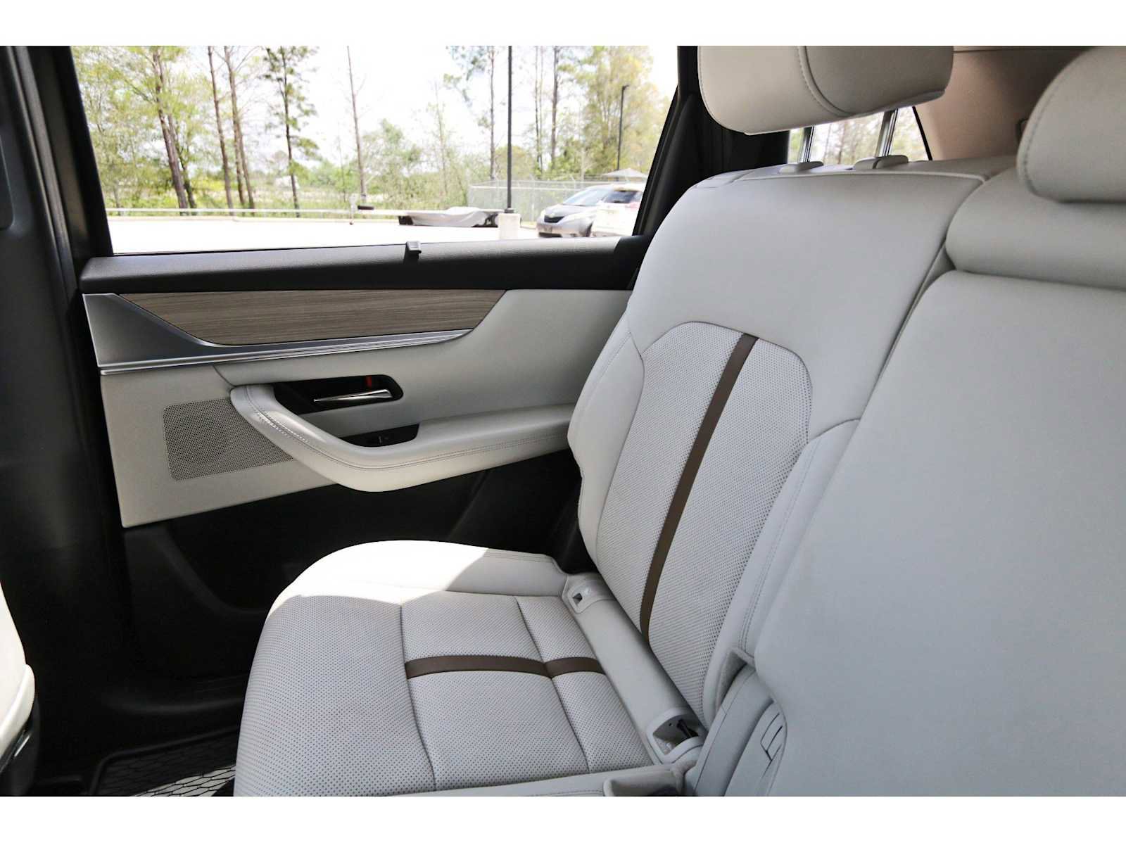 Certified 2025 MAZDA CX-90 3.3 Turbo S w/ Premium Package image 9