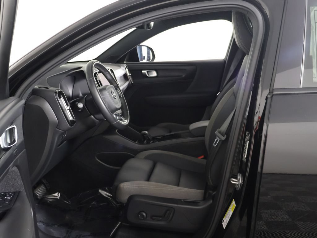 Used 2023 Volvo C40 Recharge Core AWD/4WD image 28