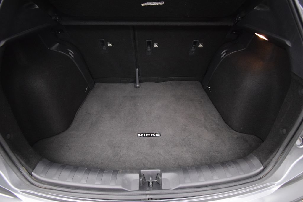Used 2021 Nissan Kicks SR w/ SR Premium Package FWD image 26