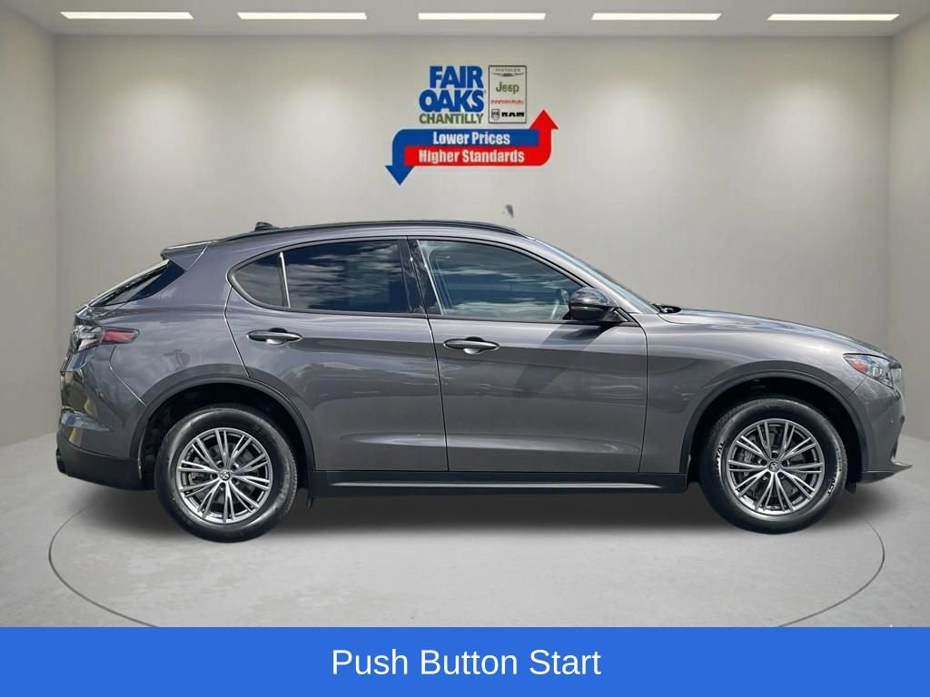 Used 2024 Alfa Romeo Stelvio Sprint AWD/4WD image 6