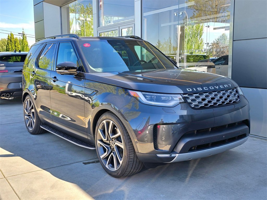 New 2025 Land Rover Discovery S image 8
