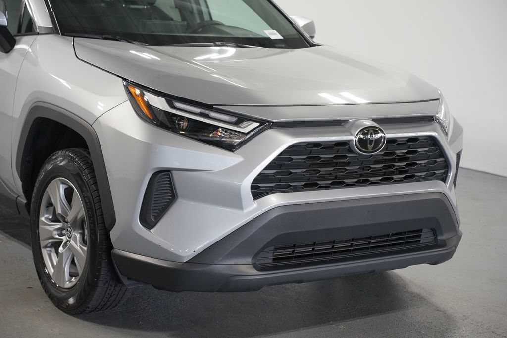 Certified 2025 Toyota RAV4 XLE FWD image 4