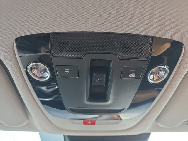 Used 2025 Kia Seltos EX w/ EX Sunroof Package image 35