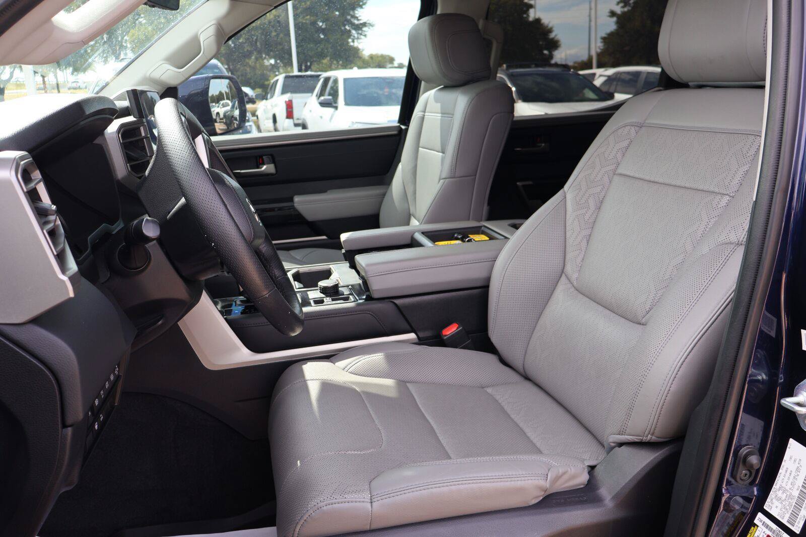 Used 2023 Toyota Tundra Limited AWD/4WD image 9