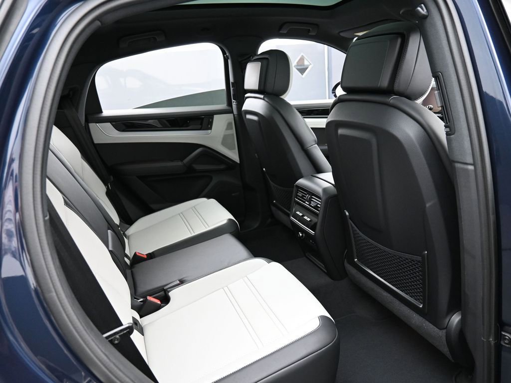 New 2026 Porsche Cayenne Coupe image 28