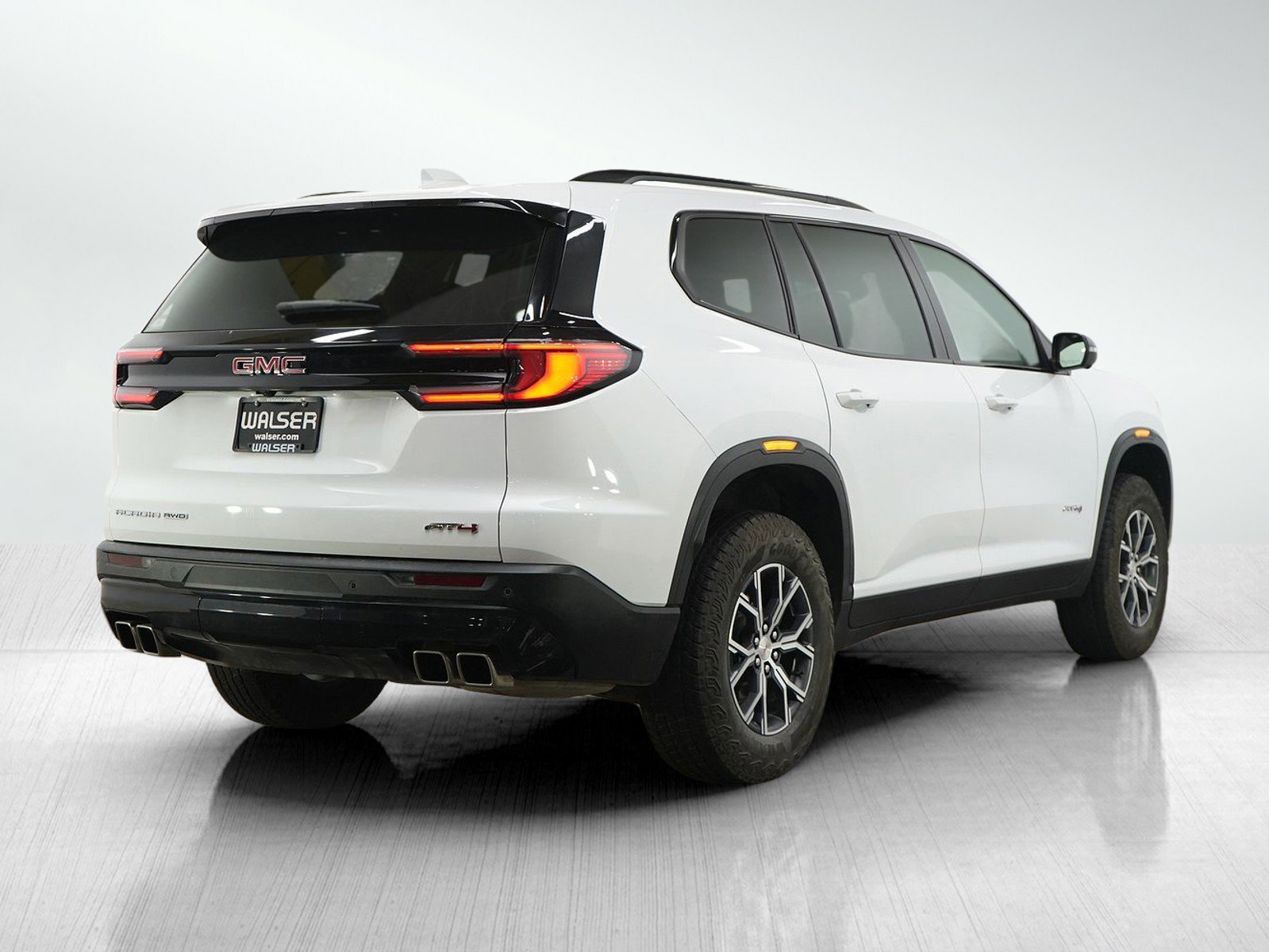 Used 2025 GMC Acadia AT4 AWD/4WD image 5