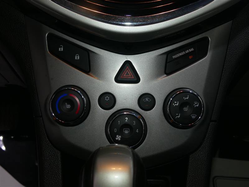 Used 2019 Chevrolet Sonic Premier FWD image 37