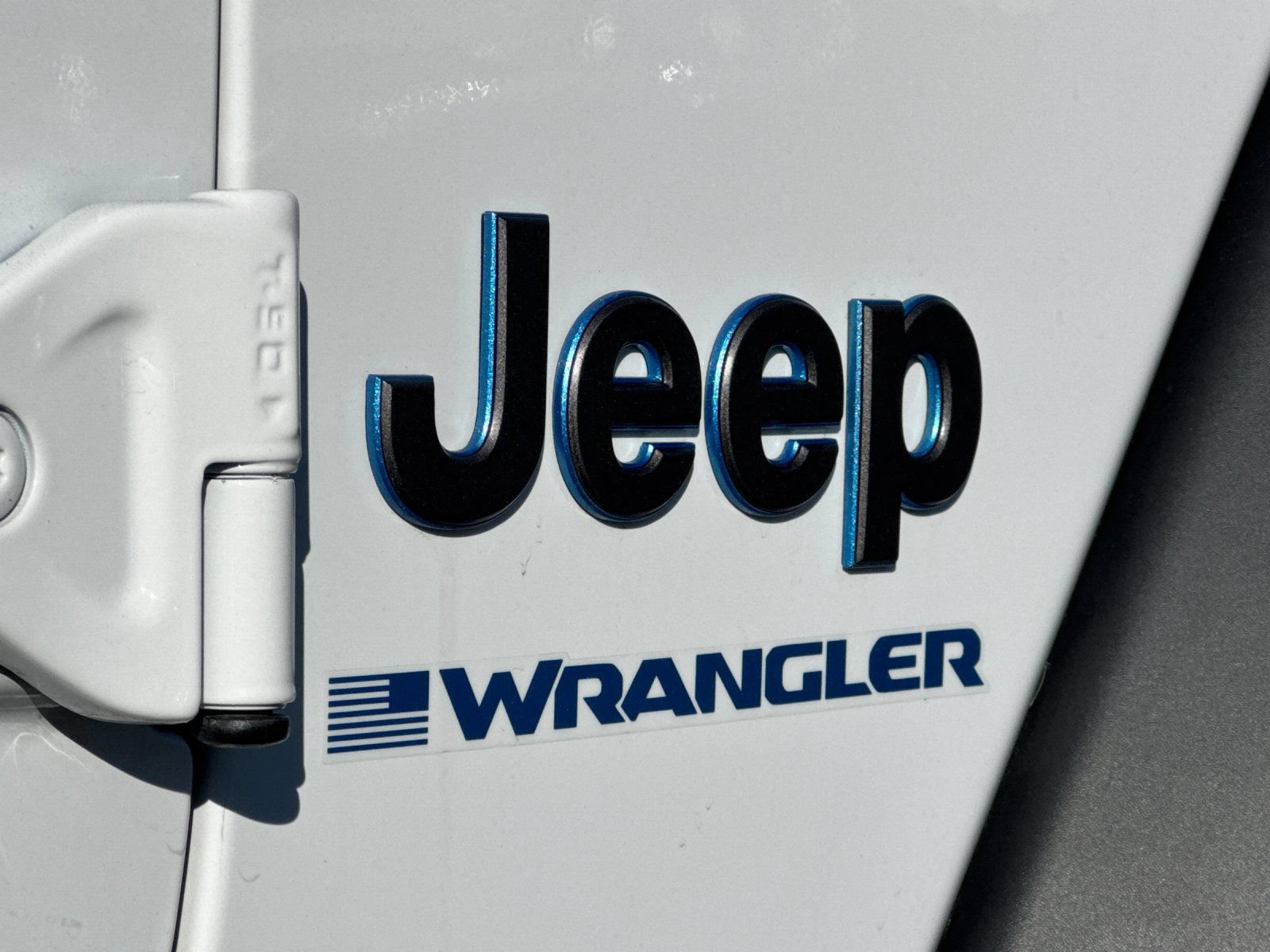 New 2023 Jeep Wrangler Unlimited Rubicon 4xe w/ Cold Weather Group AWD/4WD image 27