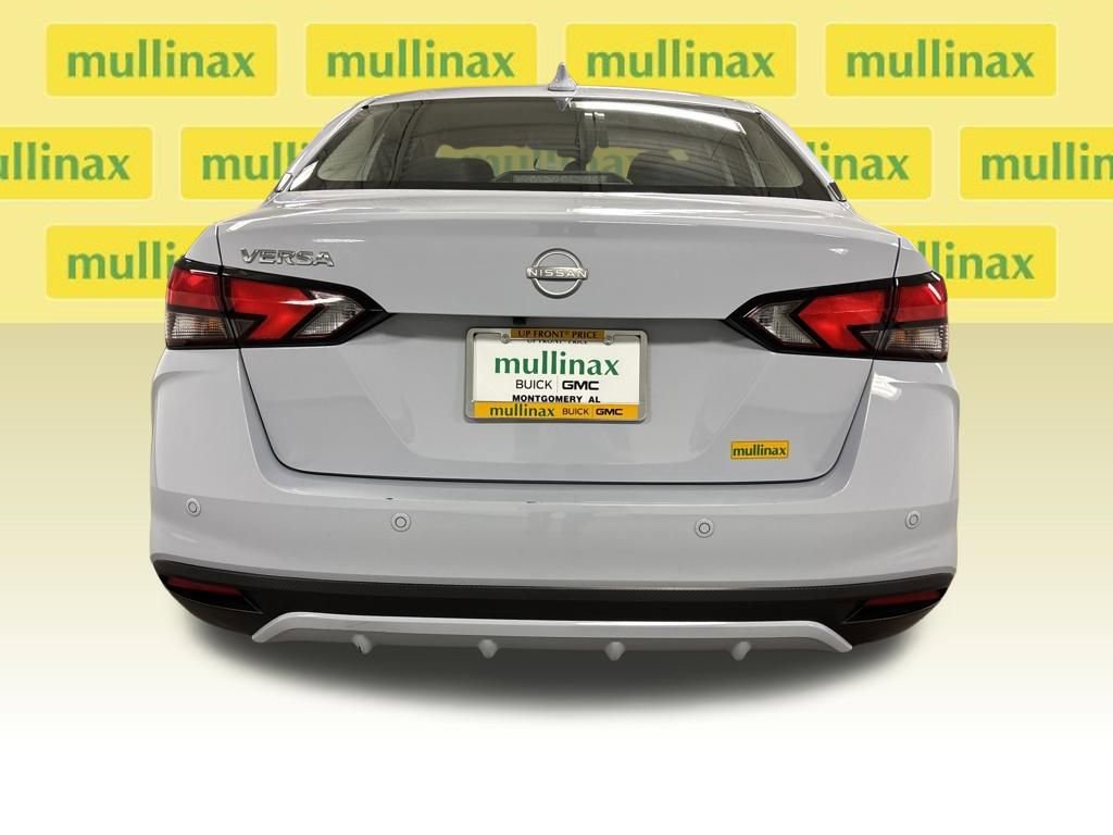 Used 2025 Nissan Versa SV image 18