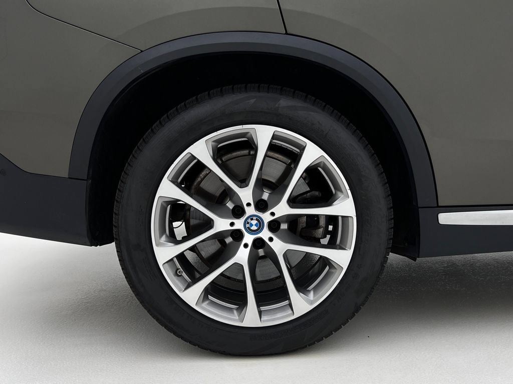 Used 2024 BMW X5 xDrive50e w/ Premium Package AWD/4WD image 29