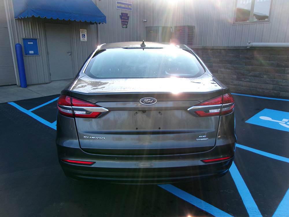 Used 2020 Ford Fusion SE image 5