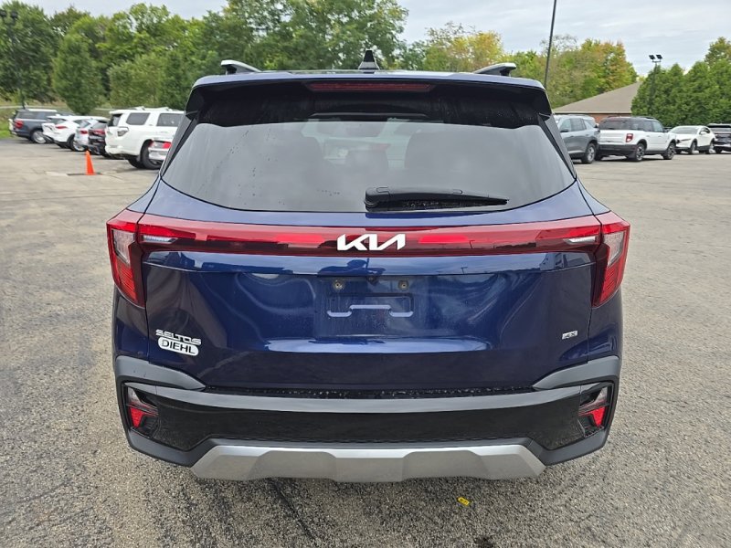 Used 2024 Kia Seltos EX AWD/4WD image 6