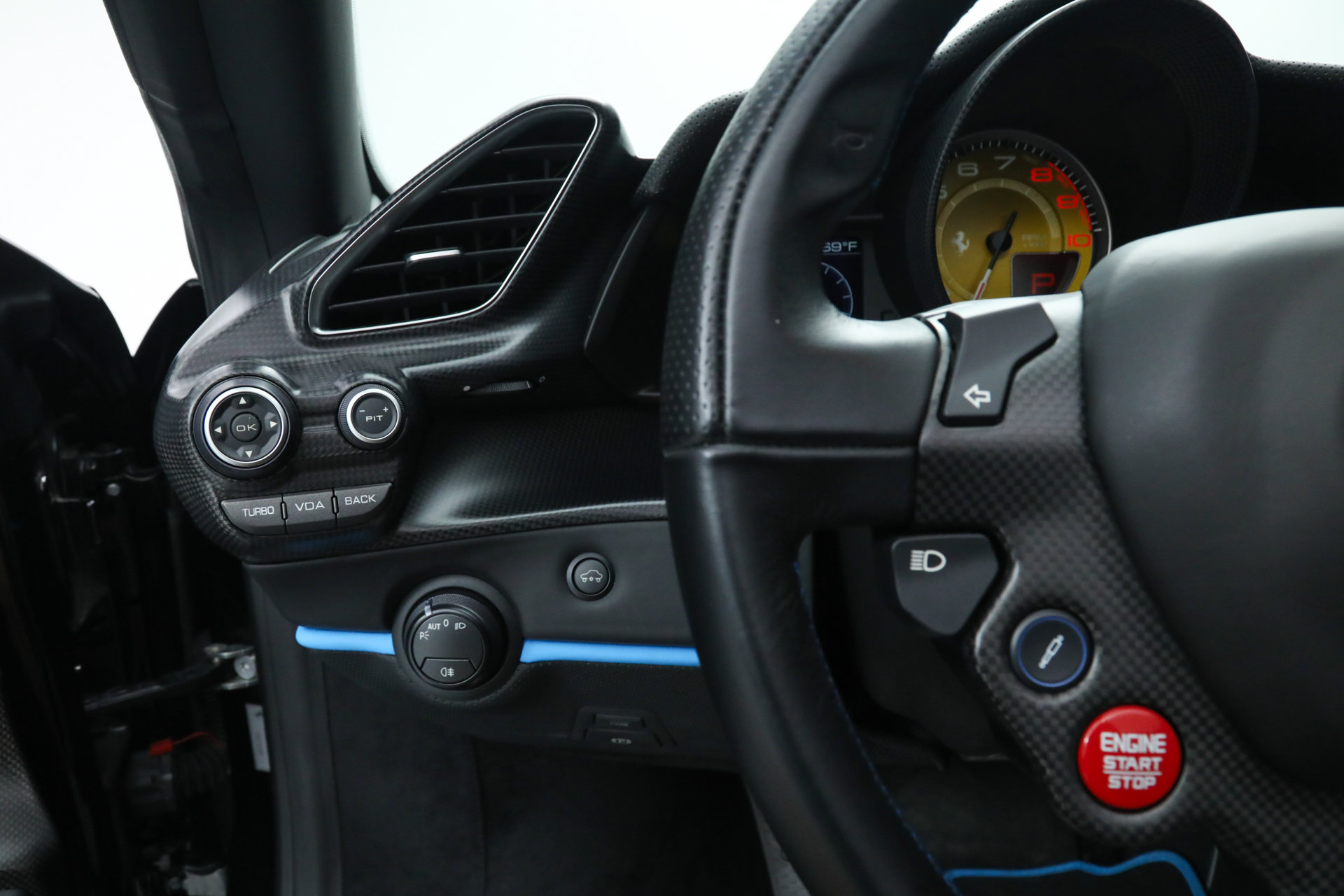 Certified 2019 Ferrari 488 Pista Spider image 32