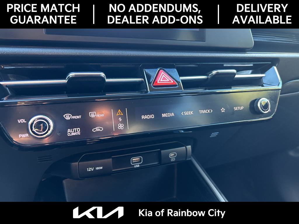 Used 2025 Kia Niro LX image 46