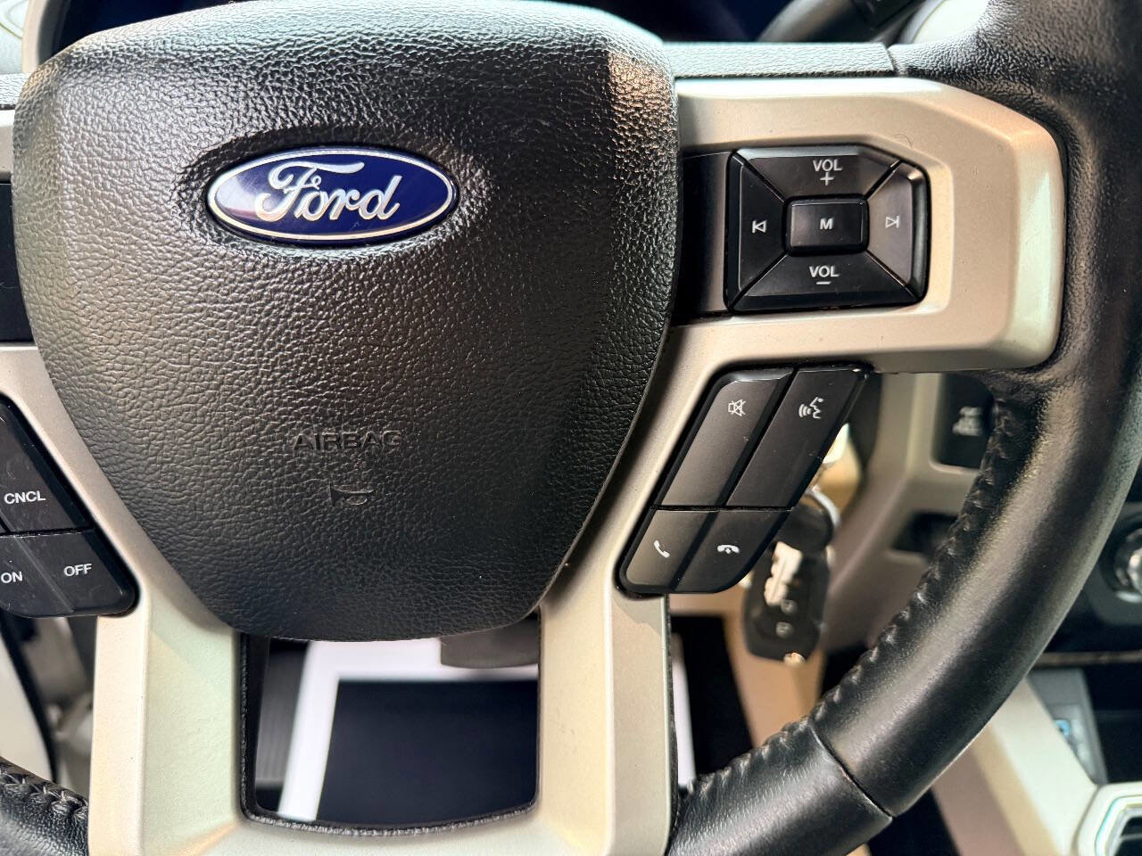 Used 2017 Ford F350 Lariat w/ FX4 Off-Road Package image 27