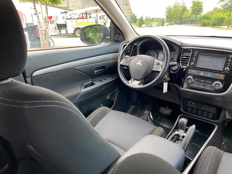 Used 2017 Mitsubishi Outlander ES AWD/4WD image 65