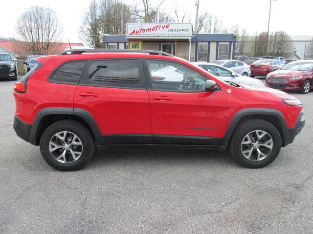 Used 2017 Jeep Cherokee Trailhawk w/ Cold Weather Group image 3