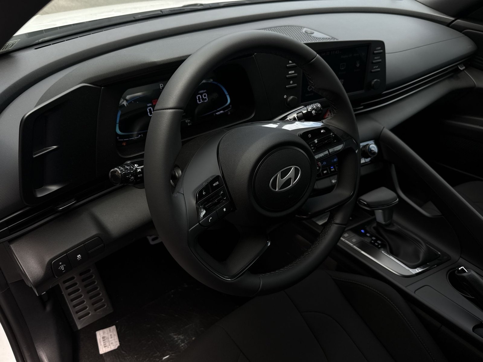 New 2026 Hyundai Elantra Sport FWD image 16