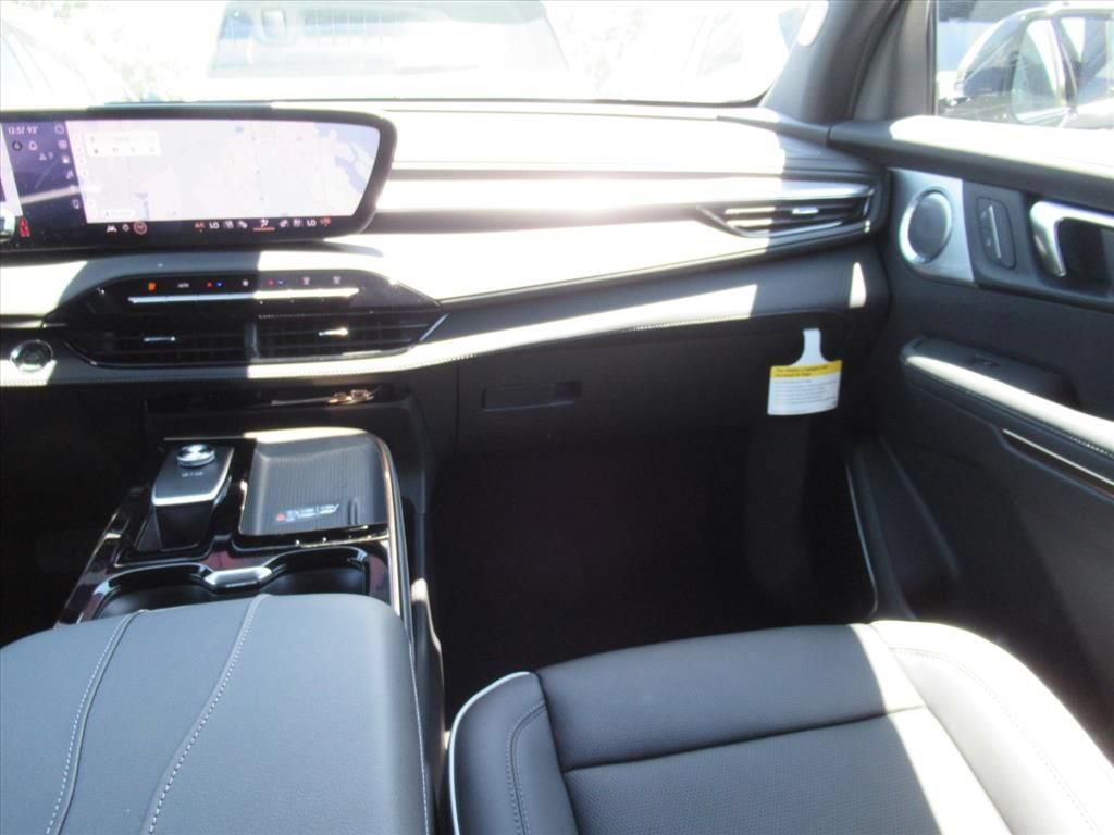 New 2026 Buick Enclave Avenir w/ Super Cruise Package FWD image 14