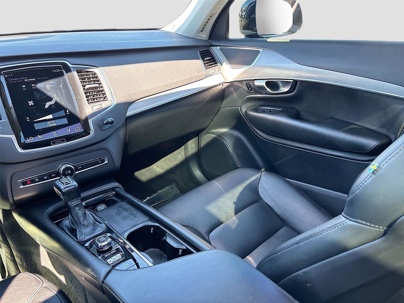 Used 2021 Volvo XC90 T5 Momentum w/ Climate Package FWD image 25