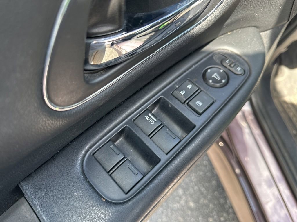 Used 2019 Honda HR-V Touring image 16